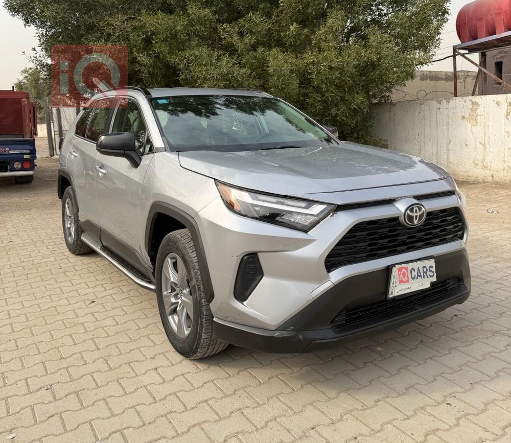 تۆیۆتا ڕاڤ 4